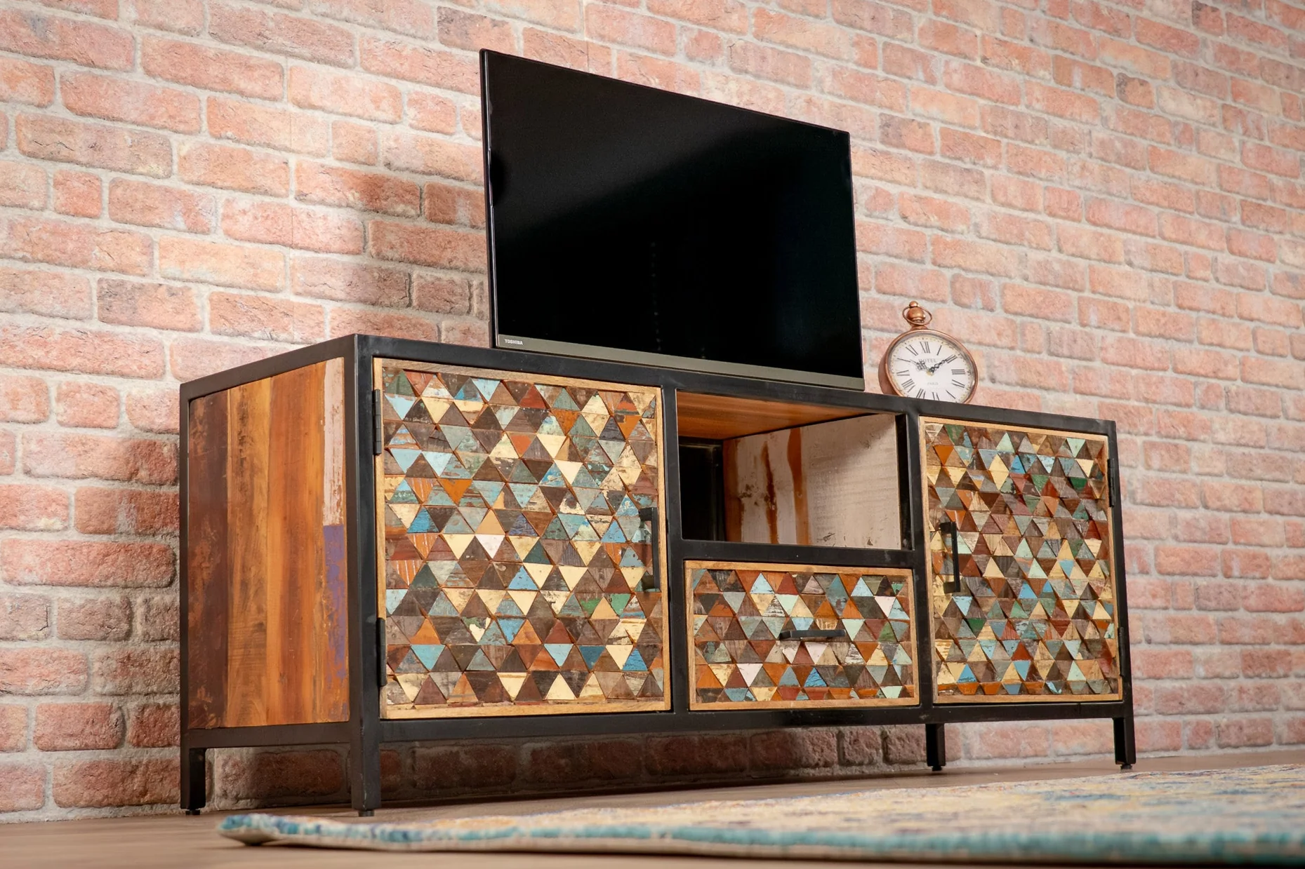 TV UNITS